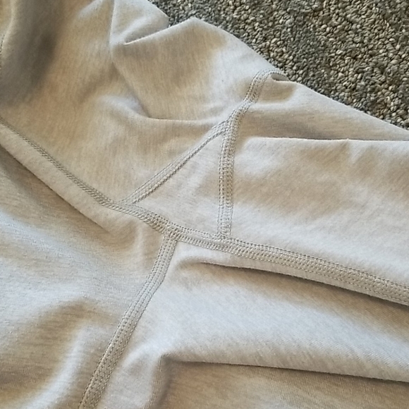 Lululemon wunder under light grey leggings - Picture 4 of 5